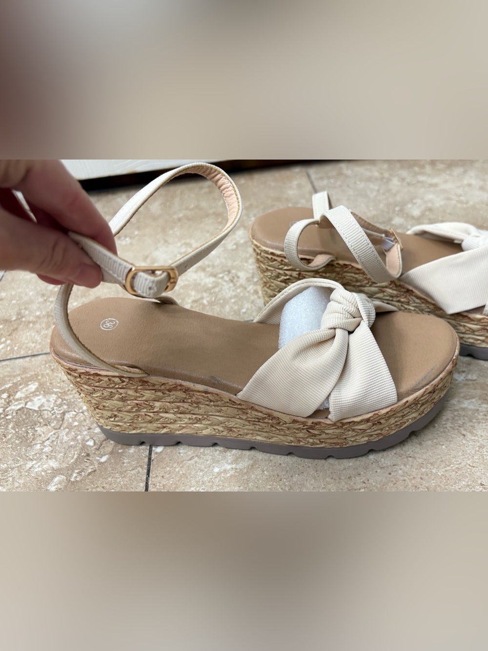 New Women’s Beige Knotted Espadrille Wedge Sandals size 6
